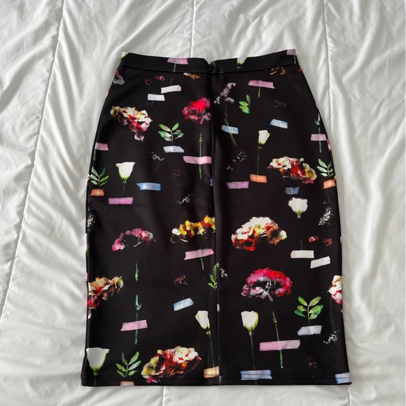 NWOT Flower Print Pencil Skirt - Picture 2 of 2